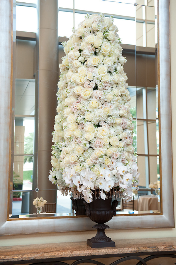amazing bouquet - photo by Houston based wedding photographer Adam Nyholt